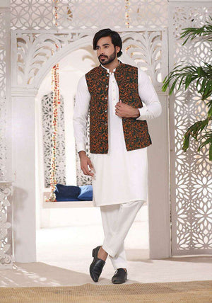 Green-Oasisi-with-rust-accents